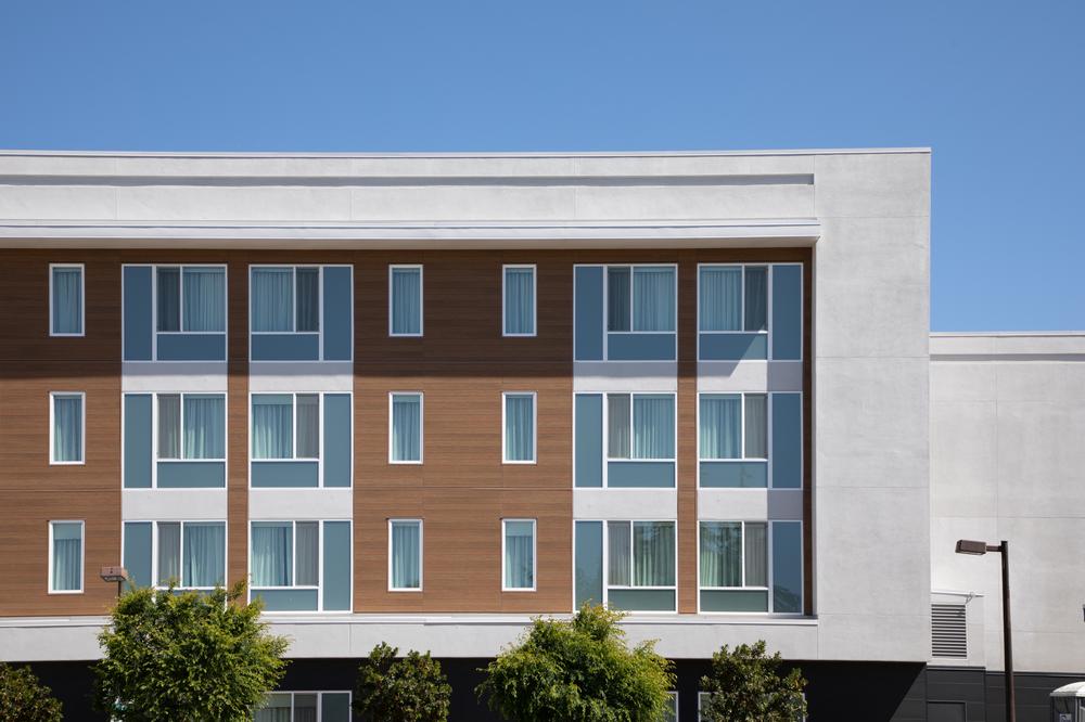 Sunnyvale Homewood Suites utilizing Nichiha’s fiber cement cladding through modular construction.